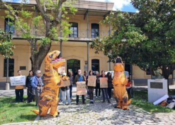 Estudiantes exigen a la Universidad Carlos III de Madrid terminar con el “lavado verde” de Repsol