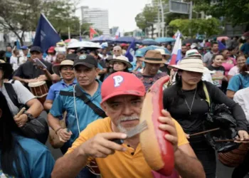 Universitarios panameños exigen autonomía y soberanía nacional en protesta masiva
