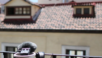 Domingos de escucha : la alianza entre Teatro del Barrio y el podcast De eso no se habla