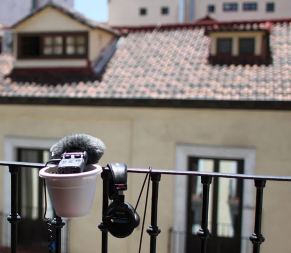 Domingos de escucha : la alianza entre Teatro del Barrio y el podcast De eso no se habla
