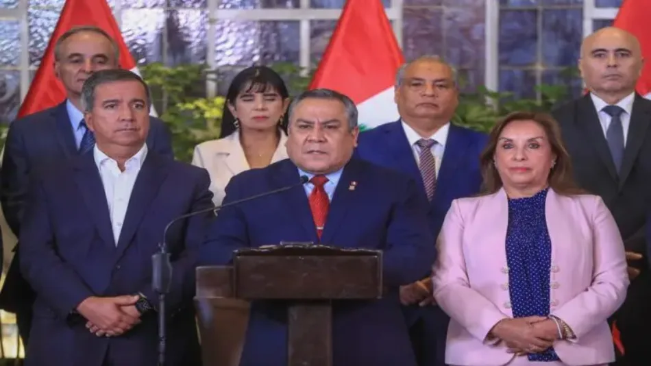 Primer ministro de Perú renuncia en medio de cuatro mociones en su contra