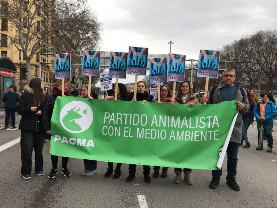 PACMA critica la negativa del MAPA ante su petición de modificar el controvertido «Decreto del demonio» a pesar de las protestas veterinarias