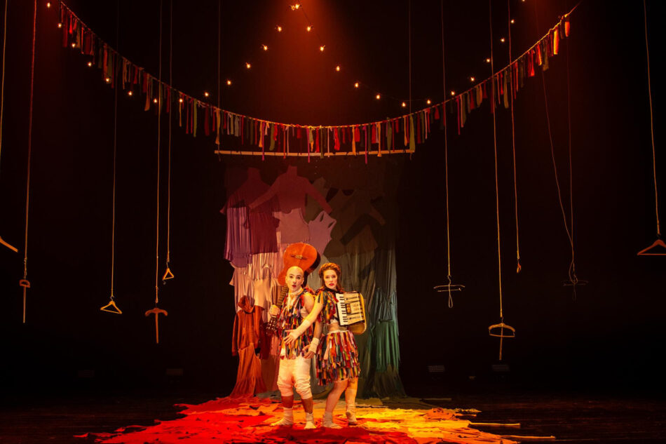 Teatro del Barrio acoge el estreno de Carnaval de la vida , de Canti Vaganti: teatro musical que es una celebración de la vida