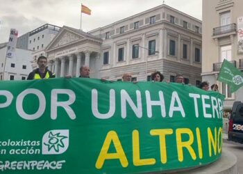 ¡Más no! llega al Congreso en Madrid para exigir al Gobierno que no financie la macrocelulósica de Altri en Galicia