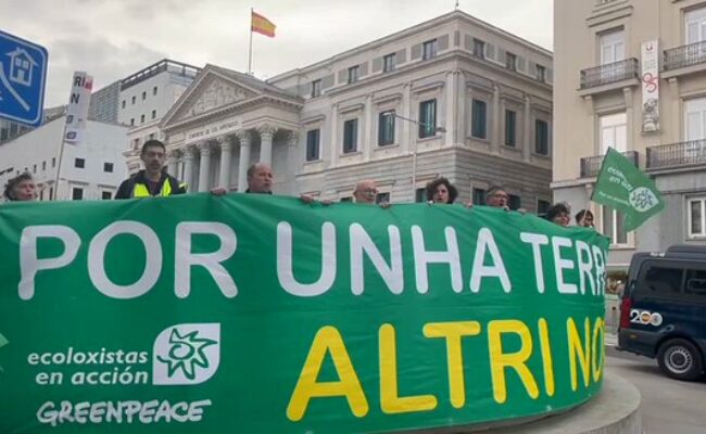 ¡Más no! llega al Congreso en Madrid para exigir al Gobierno que no financie la macrocelulósica de Altri en Galicia