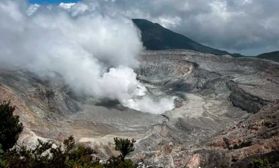 Las lluvias amenazan con agravar la situación del volcán Poás en Costa Rica