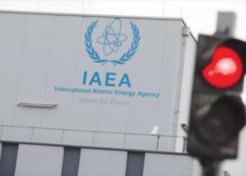Parlamento iraní aprueba suspensión de cooperación con AIEA, cómplice de Israel