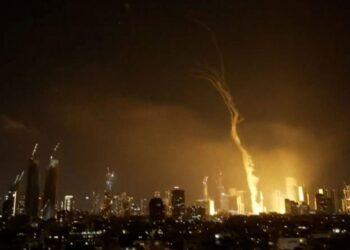 Irán lanza una quinta oleada de misiles contra Israel
