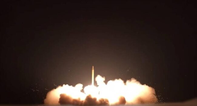 Irán responde: Base Al-Udeid de EEUU en Catar es alcanzada por misiles iraníes