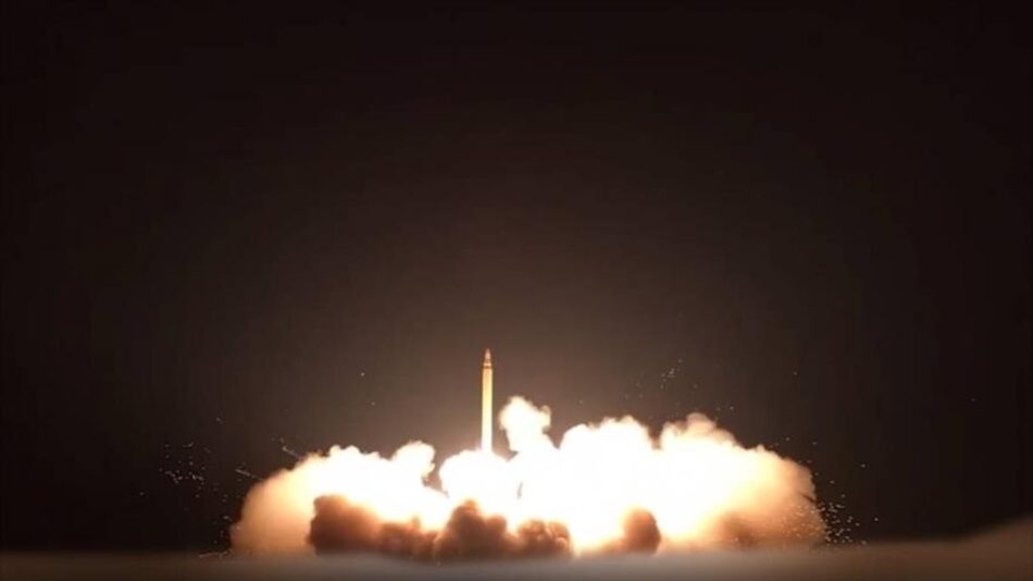 Irán responde: Base Al-Udeid de EEUU en Catar es alcanzada por misiles iraníes