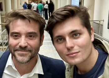 Adelante denuncia que el alcalde de Jerez, Pelayo, adjudica 3.630 € a una empresa de comunicación madrileña vinculada a Javier Negre y Vito Quiles, dos figuras clave de la propaganda ultra y la desinformación