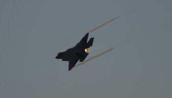 Irán afirma que derribó un avión de combate israelí F-35