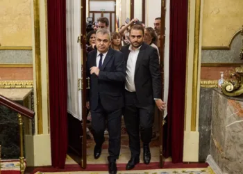 Dimite Santos Cerdán como Secretario de Organización del PSOE y deja su acta de diputado tras revelarse una probable trama de mordidas en su partido