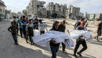 Bombardeo israelí en Gaza mata a 40 palestinos cuando esperaban ayuda