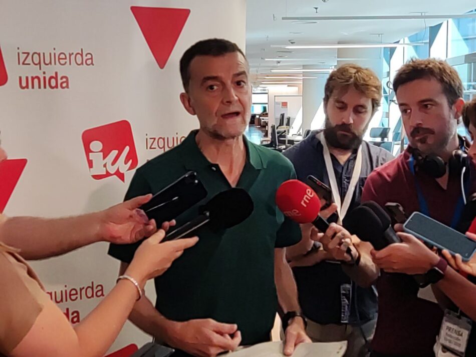 Antonio Maíllo presenta “35 radicales, claras y contundentes contra la corrupción” porque “hay que salir de los lamentos, dar más medidas explicaciones y convertir esta vergüenza en acción política”