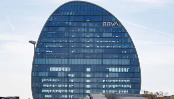 FACUA lamenta que el Gobierno apruebe la OPA del BBVA al Sabadell por los perjuicios que traerá a los consumidores
