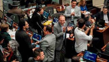 La aprobación de la reforma laboral marca la semana informativa en Colombia