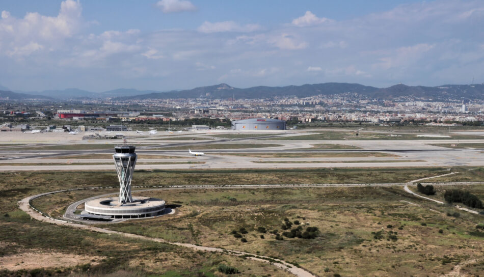 Els Comuns rebutgen l’ampliació de l’aeroport del Prat: “És una proposta caduca, insostenible i contrària a les prioritats del país”