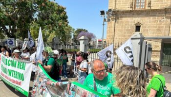 Asamblea de Interinas y Aspirantes de Andalucía: «La celebración de las oposiciones podría estar en riesgo debido a la huelga indefinida convocada desde el 14 de mayo hasta final de curso»