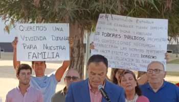 IU denuncia la situación de una familia de Lebrija con tres menores de edad que se encuentra en la calle