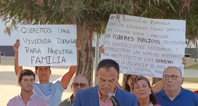 IU denuncia la situación de una familia de Lebrija con tres menores de edad que se encuentra en la calle