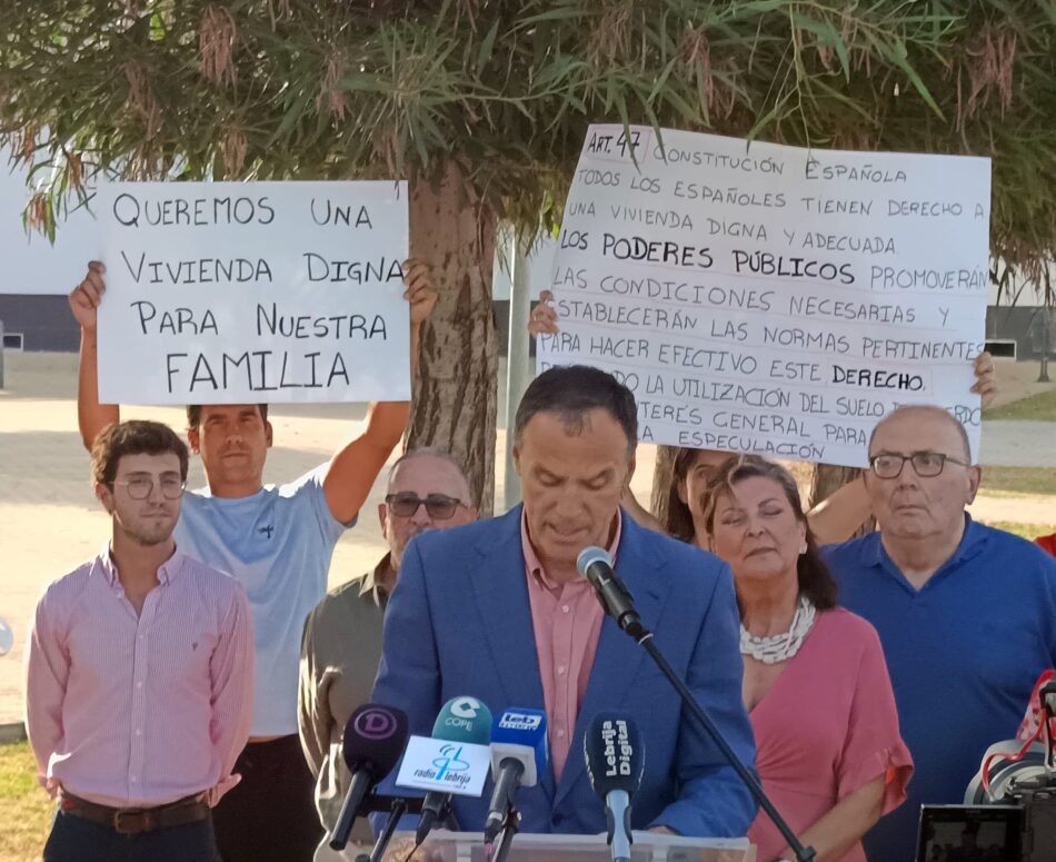 IU denuncia la situación de una familia de Lebrija con tres menores de edad que se encuentra en la calle