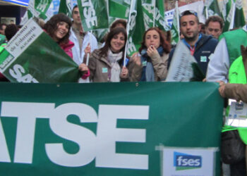 El Gobierno central ignora las reivindicaciones de enfermeras, enfermeras especialistas y fisioterapeutas: «Enfermeras y fisioterapeutas pierden 700 euros al año, de media»