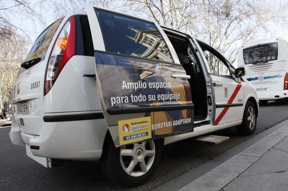 La FRAVM alerta de la desaparición progresiva del taxi adaptado y de las malas prácticas de las operadoras en Madrid