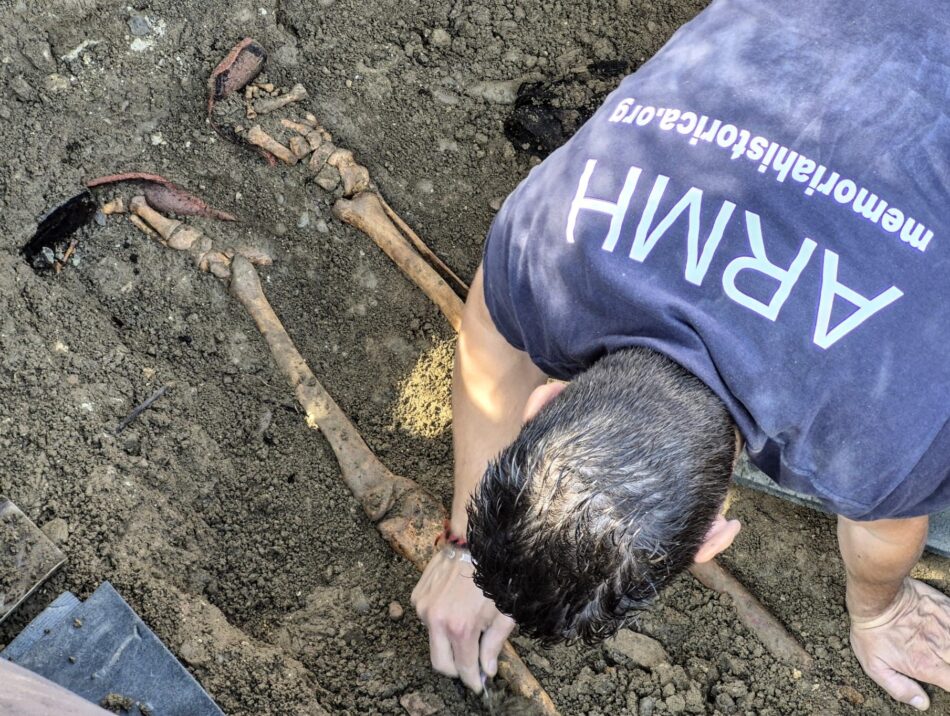 Finaliza la exhumación a cuatro víctimas del franquismo en Mansilla de las Mulas