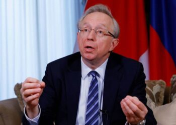 Estatus no alineado de Ucrania debe resolverse, mantiene Rusia