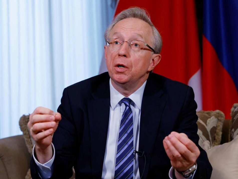 Estatus no alineado de Ucrania debe resolverse, mantiene Rusia