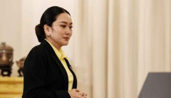 Manifestaciones en Tailandia contra la primera ministra por sus criticas al ejército