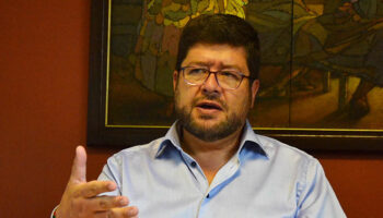 Aflora en Bolivia juego sucio de candidato presidencial millonario de la derecha, Samuel Doria Medina