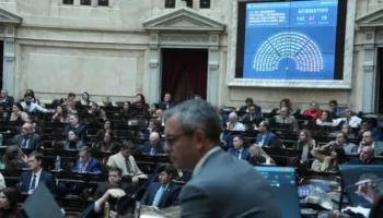 Revés a la motosierra de Milei: Diputados argentinos aprueban aumento a las jubilaciones