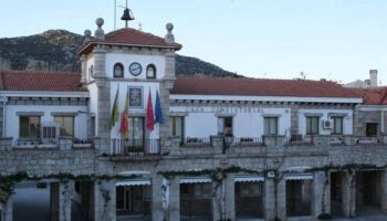 Cargos públicos del Ayuntamiento de Hoyo de Manzanares (Madrid) se sientan en el banquillo acusados de prevaricación urbanística