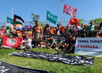 Indígenas y sindicalistas protestan contra subasta petrolera que involucra a Foz do Amazonas (Brasil)