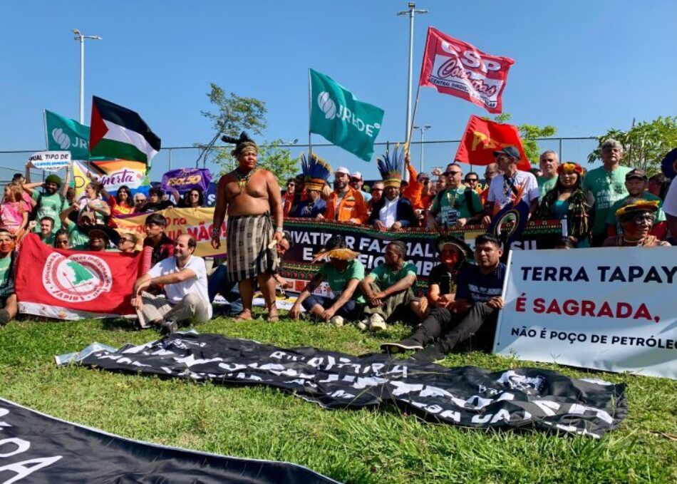 Indígenas y sindicalistas protestan contra subasta petrolera que involucra a Foz do Amazonas (Brasil)