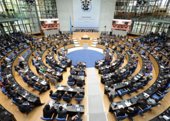 La comunidad climática internacional exige en la Cumbre del Clima de Bonn una transformación justa y urgente frente a las políticas negacionistas y retardistas