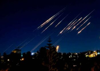 Nuevos intercambios de ataques entre Irán e Israel mientras aumenta el temor a una desestabilización general de la región