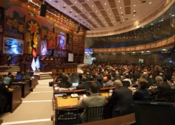 Ecuador: Parlamento aprueba reforma constitucional que posibilita instalación de bases militares extranjeras