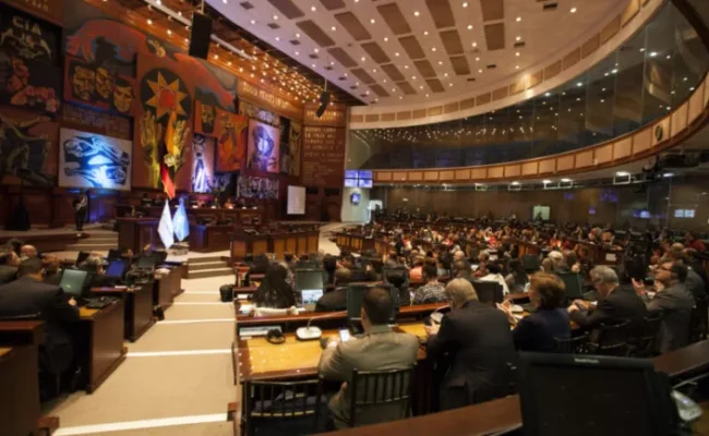 Ecuador: Parlamento aprueba reforma constitucional que posibilita instalación de bases militares extranjeras