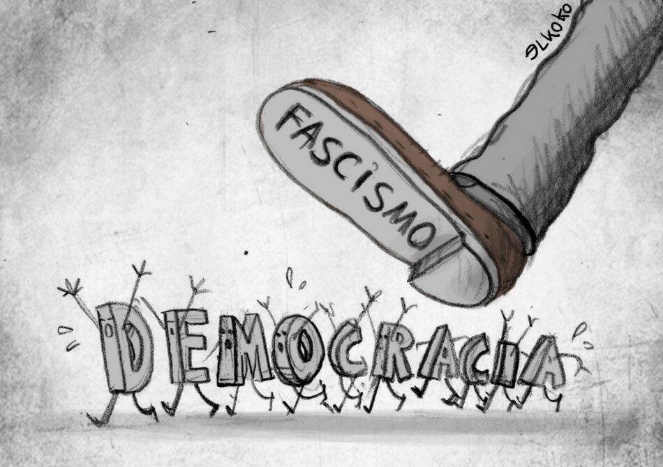 Desinformación, alma del fascismo, arma contra la democracia