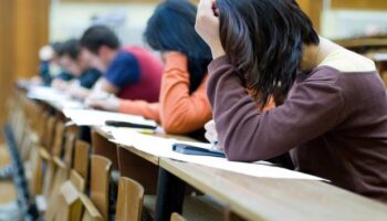 Opositores denuncian incidencias en las oposiciones de Secundaria