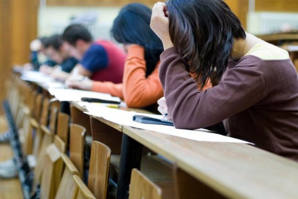 Opositores denuncian incidencias en las oposiciones de Secundaria