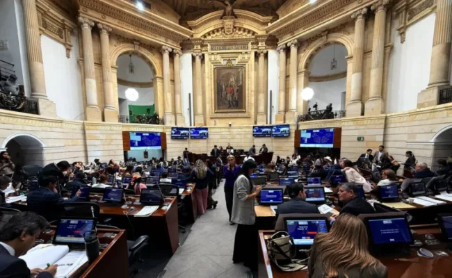 Senado colombiano aprueba los primeros artículos de la reforma laboral