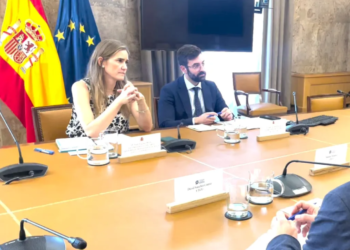 FACUA pide a Aagesen que acelere la regulación de las altas telefónicas en contratos de luz para poner fin a las realizadas en llamadas spam