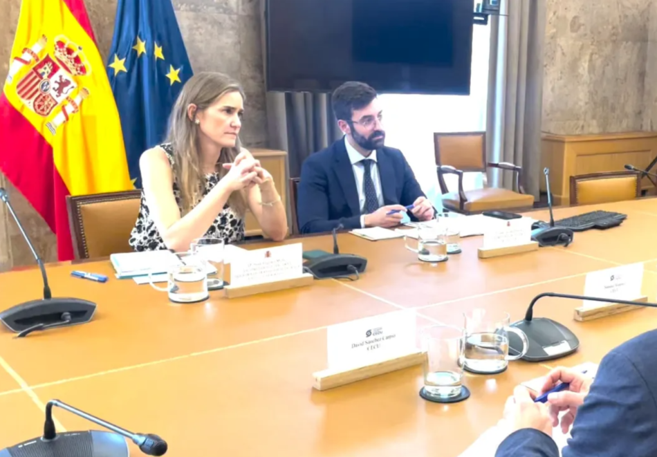 FACUA pide a Aagesen que acelere la regulación de las altas telefónicas en contratos de luz para poner fin a las realizadas en llamadas spam