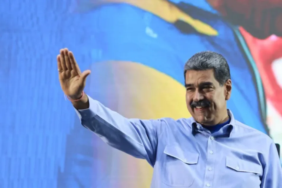 Presidente de Venezuela insta a superar la guerra económica con más productividad