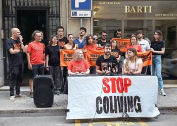 Veïnes de 6 blocs de Barcelona s’uneixen contra la socimi Vandor per evitar ser expulsades i que los pisos passin a ser colivings