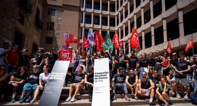 El personal del INAEM Cultura protagonizó una concentración con mucho arte para reivindicar sus derechos históricos y el cumplimiento de los acuerdos
